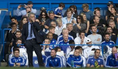 Mourinho, durante el partido ante el Liverpool.