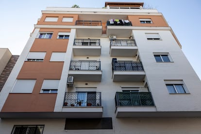 Un bloque de viviendas de Sareb en Riba-roja de Túria (Valencia), el pasado diciembre.