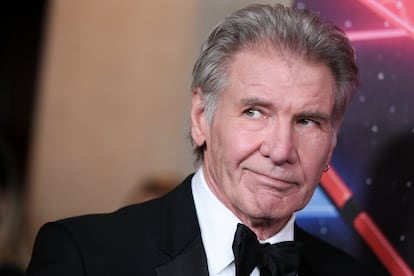 Harrison Ford nació el 13 de julio de 1942 en Chicago. Sus inicios como actor fueron poco fructíferos, y no fue hasta que George Lucas le dio un papel en su triología de la Guerra de las Galaxias que no se consagró en Hollywood. A punto de cumplir 75 años, repasamos su vida y su carrera en imágenes.