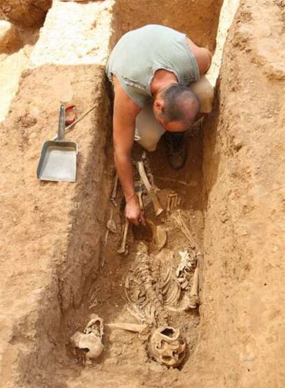 Fosa de la Guerra Civil situada en un cementerio de Málaga.