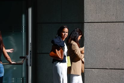 La expresidenta de Adif Isabel Pardo De Ver a su salida de la Audiencia Nacional, este lunes.