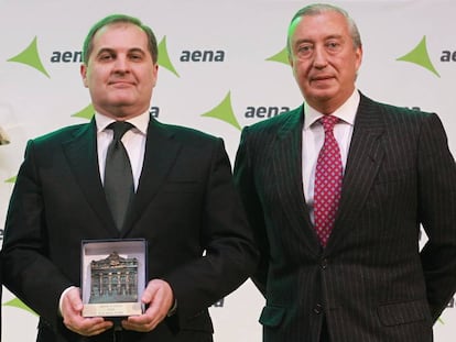 El presidente de Aena, José Manuel Vargas, junto al secretario de Estado de Infraestructuras y presidente de Enaire, Julio Gómez Pomar.