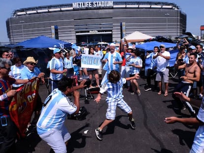 Aficionados argentinos en el Metlife Stadium.