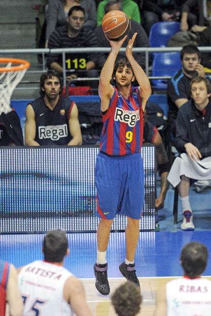 Ricky Rubio, en un lanzamiento a canasta.