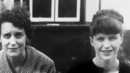 Sylvia Plath, amb els seus fills i la seva mare a Devon (Anglaterra), el 1962.