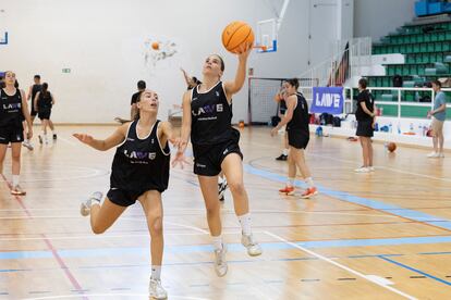 Entrenamiento de las 24 jóvenes en Barcelona.