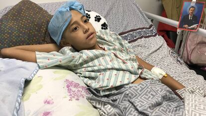 Roiber, de 11 años, en su cama del hospital Vargas de Caracas (Venezuela).