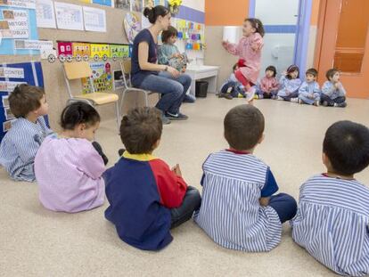 Aula de educaci&oacute;n infantil para ni&ntilde;os de tres a&ntilde;os en un colegio p&uacute;blico de Barcelona. 