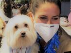 El programa Cuatro patas de apoyo Covid-19, del hospital madrileño 12 de Octubre y la organización Yaracán, llevan realizando desde el mes de septiembre intervenciones asistidas con perros
