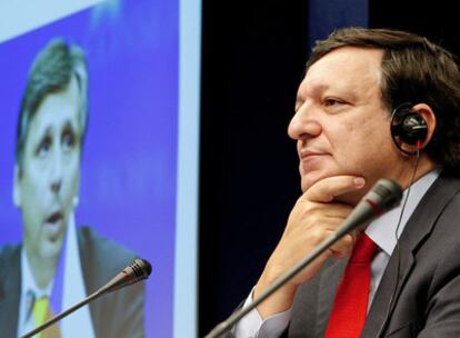 José Manuel Durão Barroso, durante una videoconferencia con Jan Fischer, primer ministro checo.