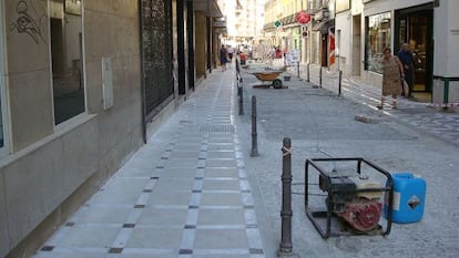 Obras en la calle Álamos de Jaén.