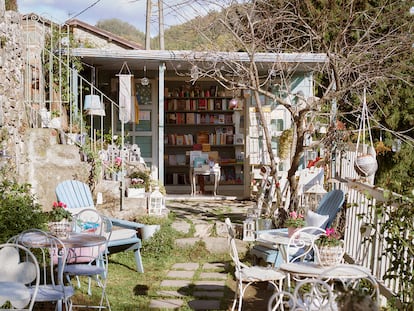 La librería de Donati, en la que también se puede disfrutar de un café o un té al sol.