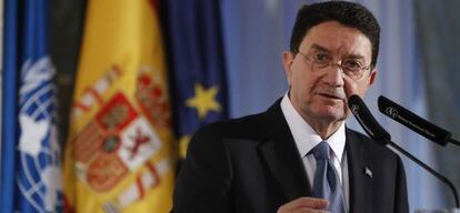 El secretario general de la Organización Mundial del Turismo (OMT), Taleb Rifai, durante su intervención en un desayuno informativo organizado por la tribuna Fórum Europa hoy.