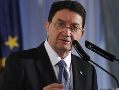 El secretario general de la Organizaci&oacute;n Mundial del Turismo (OMT), Taleb Rifai, durante su intervenci&oacute;n en un desayuno informativo organizado por la tribuna F&oacute;rum Europa hoy. 