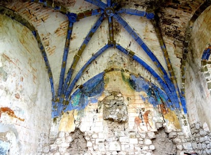 Capilla de la ermita del cementerio de Ruesga (Cantabria).