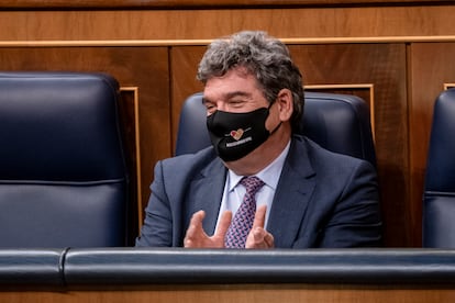 José Luis Escrivá, durante el pleno del Congreso de este jueves.