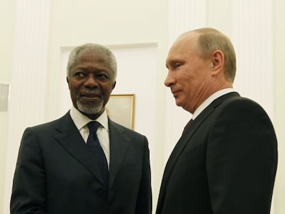 El presidente ruso Vladimir Putin recibe al mediador internacional para Siria, Kofi Annan, en el Kremlin,