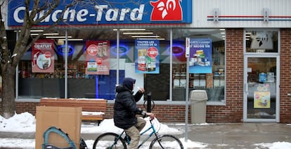 Tienda d elos supermercados Couche-Tard en Montreal (Quebec, Canada)