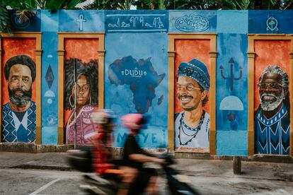 Un muro cercano a la Academia Brasileña de Filosofía intervenido por el proyecto Negromuro, hace un homenaje a las grandes personalidades negras de Brasil.