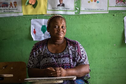María, directora de una escuela comunitaria en Villa Esperanza, en Punta Cana
