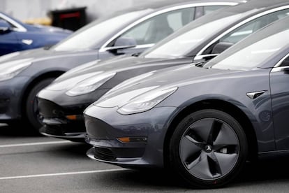 2019 Tesla Model 3, 2019 Tesla Model 3 sedans
