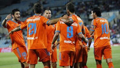 André Gomes celebra con sus compañeros su gol ante el Getafe.