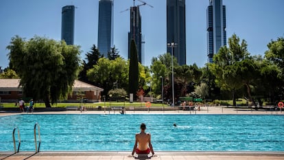 Piscina del centro Vicente del Bosque, la más demandada hasta ahora por los madrileños en el verano de la pandemia