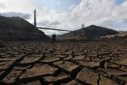 The Barrios de Luna reservoir at 7% capacity.