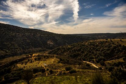 El Cerro de los Moros, con la ermita de San Saturio y el río Duero, en Soria.