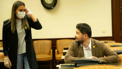 Los portavoces de Junts y ERC en el Congreso, Miriam Nogueras y Gabriel Rufián, en abril de 2020.