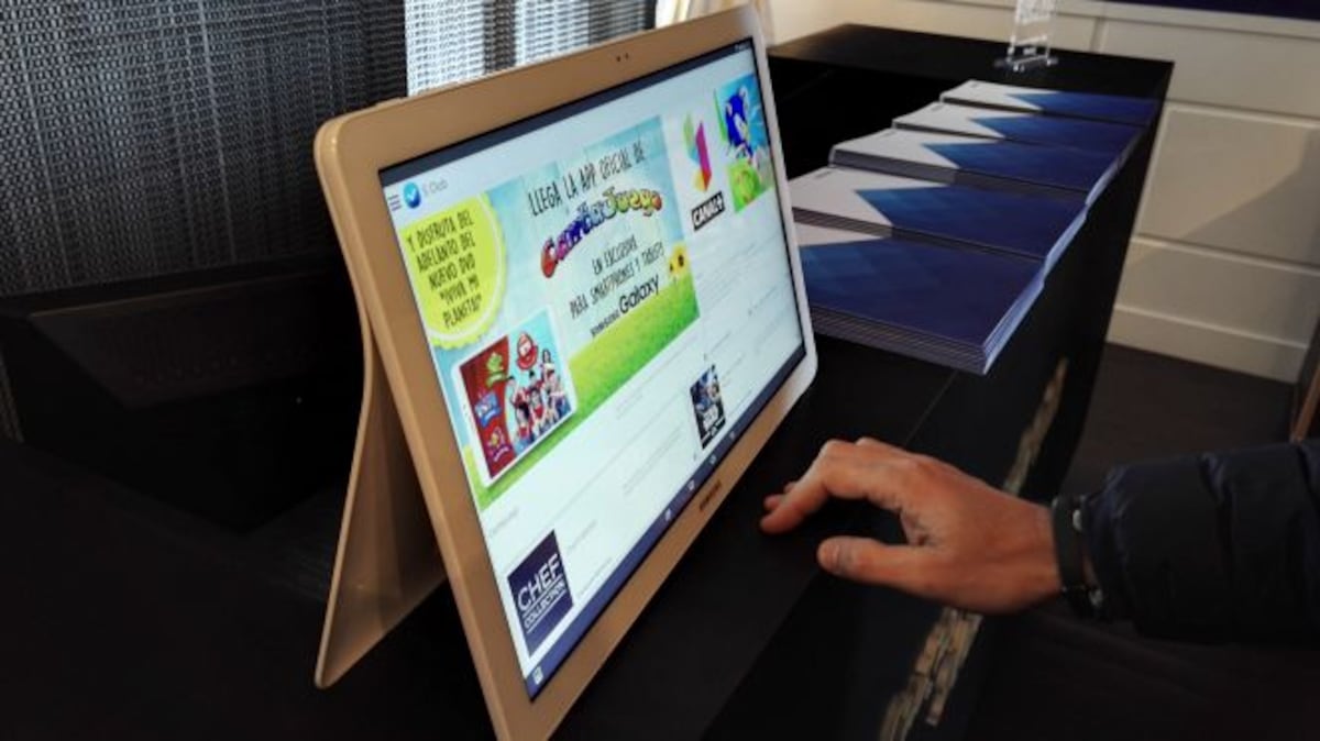 Samsung Galaxy Probamos el gigantesco tablet Samsung Galaxy View de 18 ...