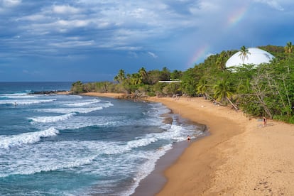 La playa Domes Beach en el pueblo de Rincón (Puerto Rico).