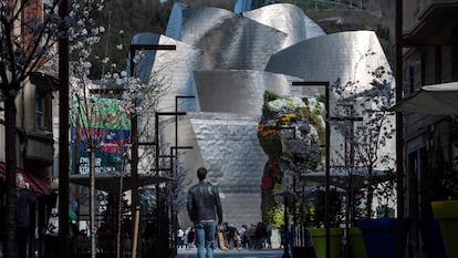 Vista del museo Guggenheim de Bilbao del arquitecto Frank Gehry.