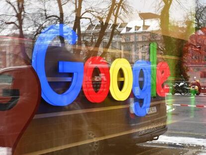 Logo de Google en su nueva oficina en Zurich (Suiza).