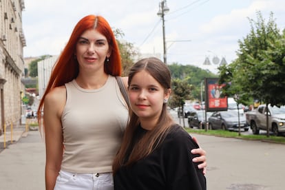 Margarita junto a su madre Katerina, el 6 de agosto en Kiev.