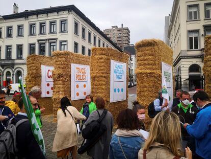 Concentración de asociaciones agrarias de toda Europa para reclamar un acuerdo de la PAC duradero, el pasado viernes en Bruselas.