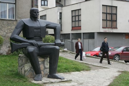 Monumento en la ciudad de Foca, en República Serbia de la Federación de Bosnia-Herzegovina.