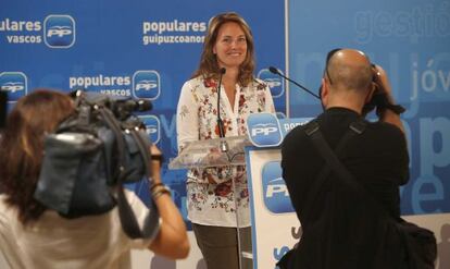 La presidenta del PP vasco, Arantza Quiroga, durante su intervención este sábado en San Sebastián.