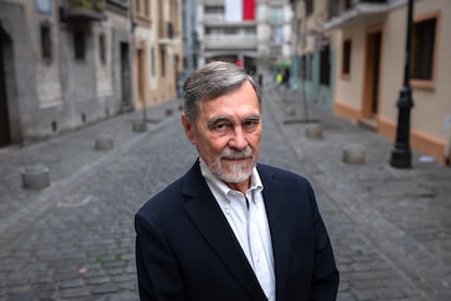 Luis Eduardo Escobar, asesor económico de Jeannette Jara