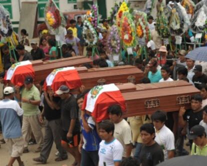 Funeral por los tres fallecidos el miércoles pasado durante enfrentamientos con la policía.