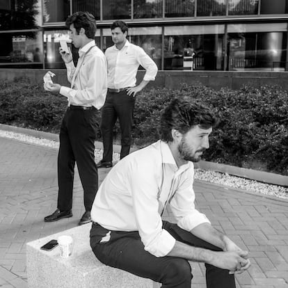 Trabajadores del área financiera de las Cuatro Torres de Madrid, en junio de 2022.