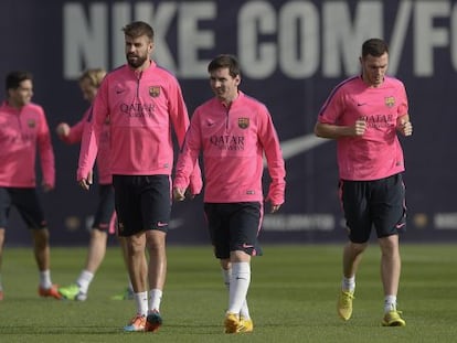 Messi, Piqué i Vermaelen, en una sessió d'aquesta setmana.