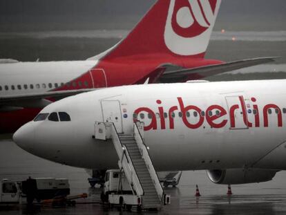 Avión de Air Berlín en el aeropuerto Tegel de la capital alemana, el miércoles 16 de agosto.