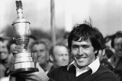 Severiano Ballesteros, con su primera jarra del <i>British,</i> en 1979.