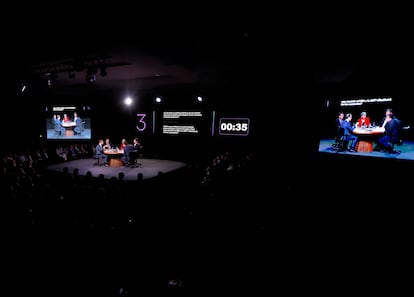 Candidatos presidenciales de Bolivia asisten a un debate en Santa Cruz de la Sierra, Bolivia, el 17 de julio de 2025. 