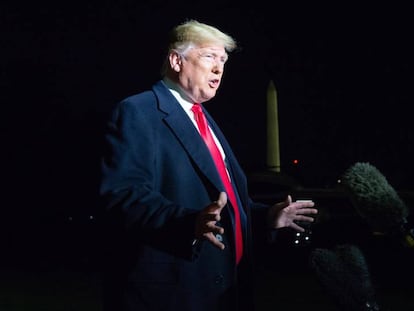 El presidente de Estados Unidos, Donald Trump, atiende a la prensa en la Casa Blanca.