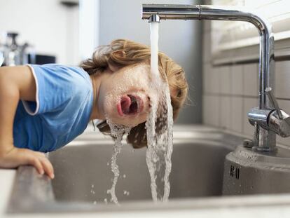 Para que nos duchemos hacen faltan 389.000 kilómetros de tuberías