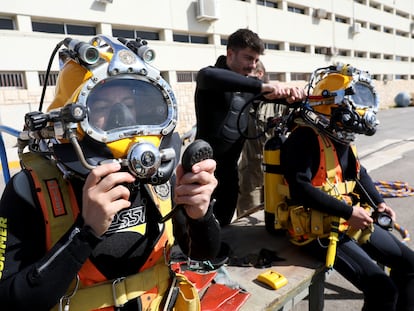 Clase de buceo del Institut Politècnic Marítim Pesquer del Mediterrani, en Alicante.