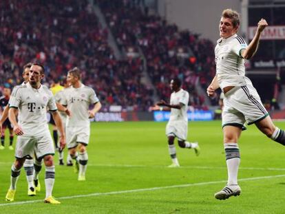 Kroos celebra el tanto del Bayern.