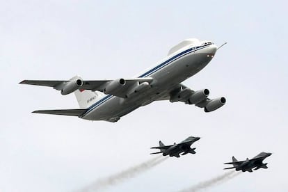 Uma das aeronaves russas em um desfile militar em 2010, em Moscou.